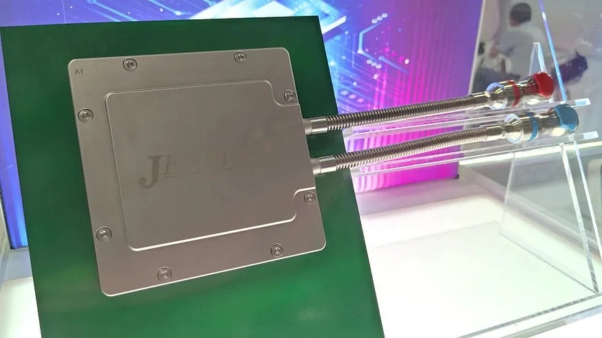 Microchannel lid